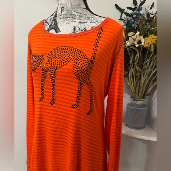 Live and Let Live Vibrant Orange/ Black Beaded Black Cat, Green Eyes, Top size L - Picture 8 of 11